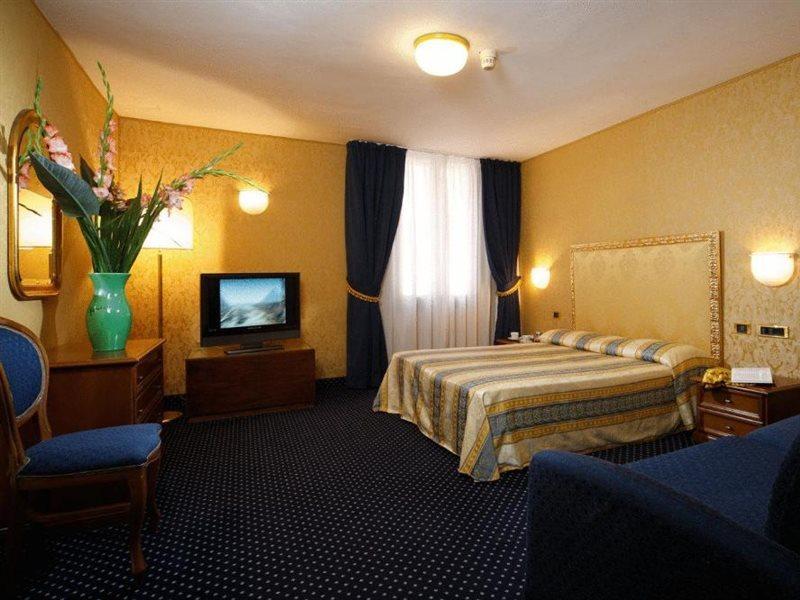 Hotel Castello Venezia Esterno foto