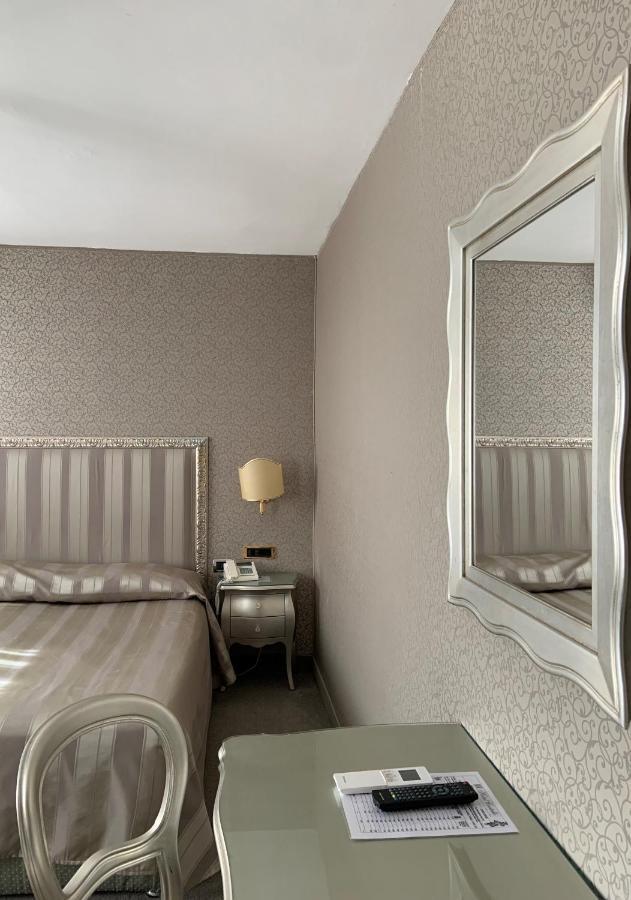 Hotel Castello Venezia Esterno foto
