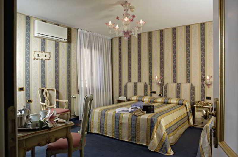 Hotel Castello Venezia Esterno foto
