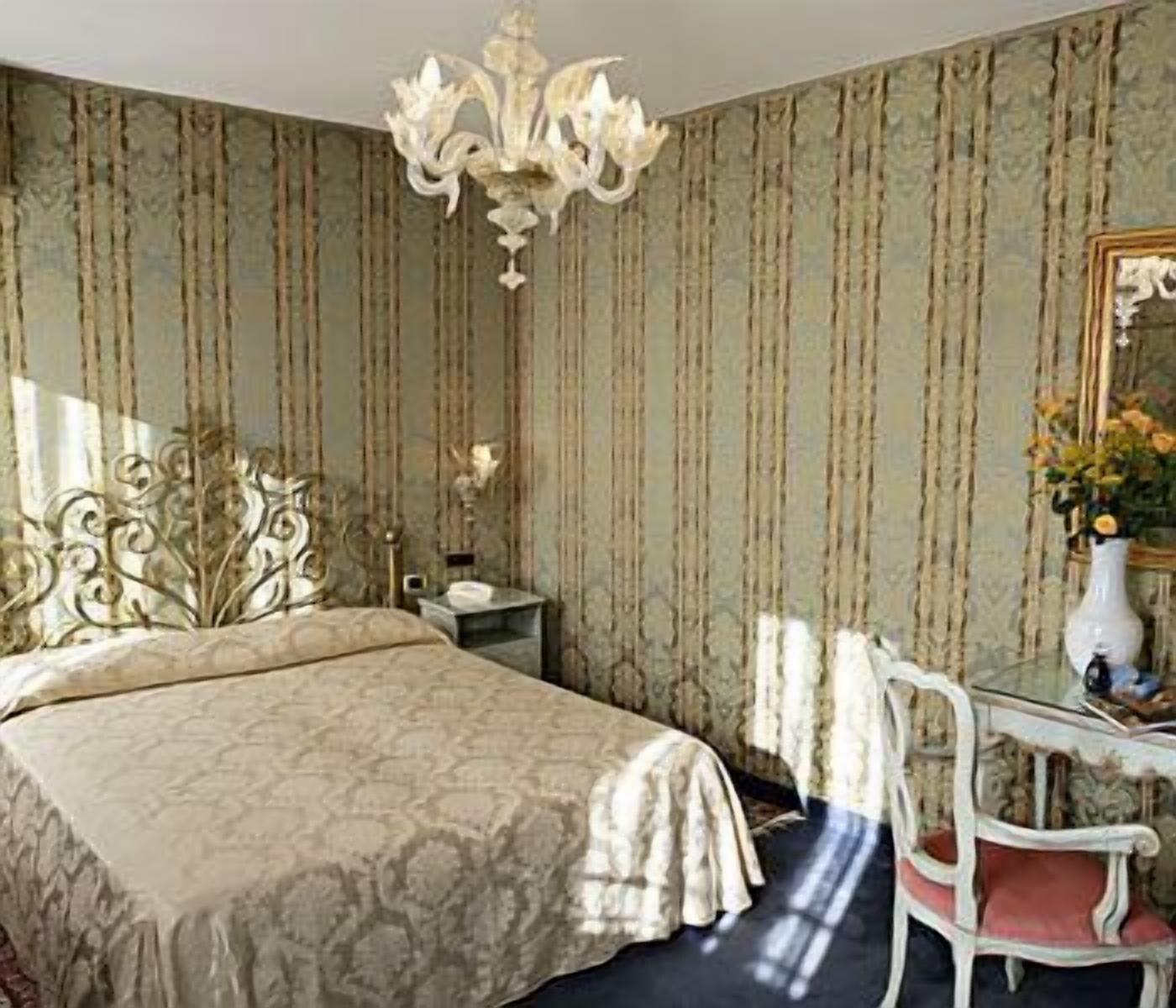 Hotel Castello Venezia Esterno foto