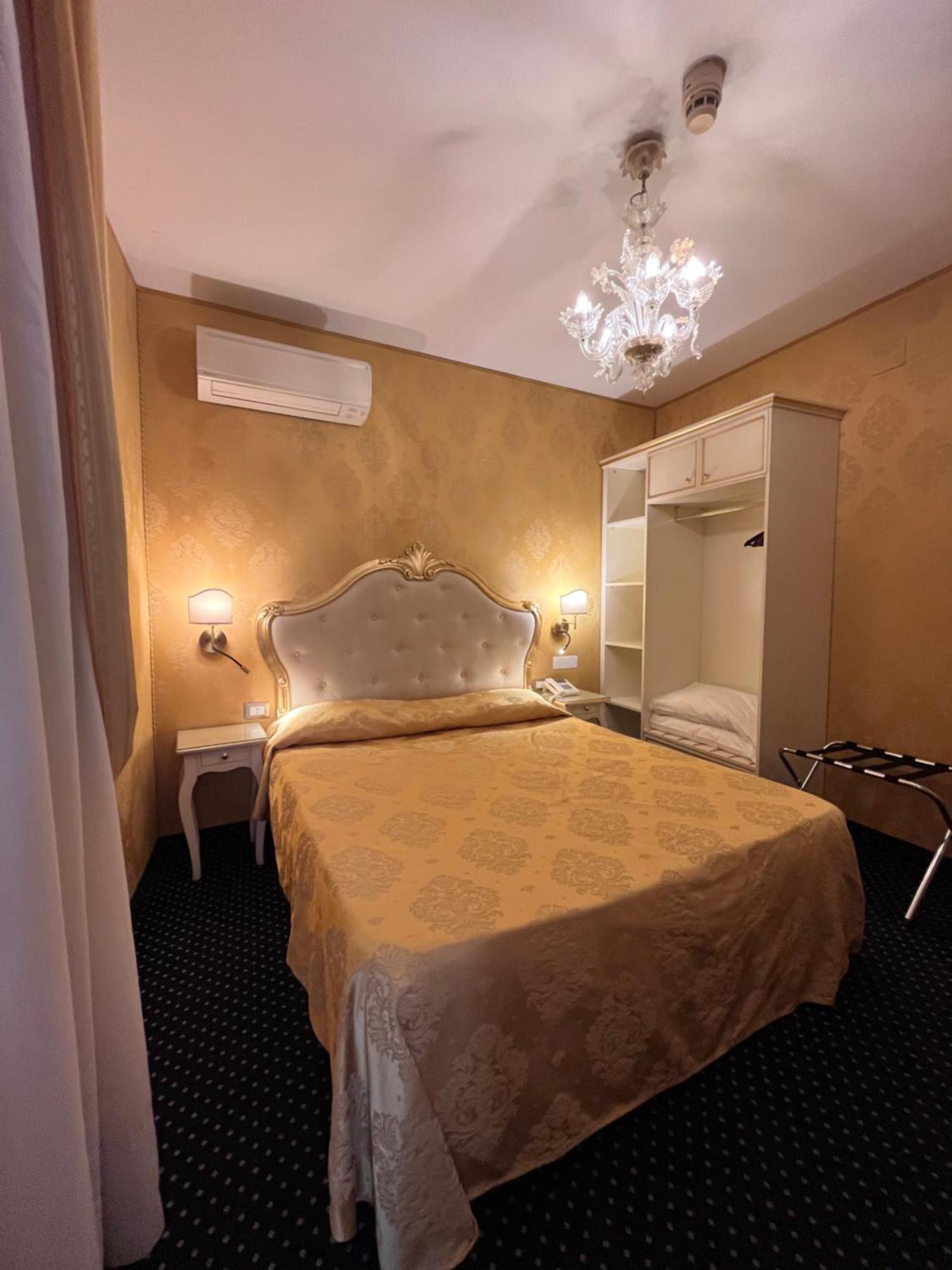 Hotel Castello Venezia Esterno foto