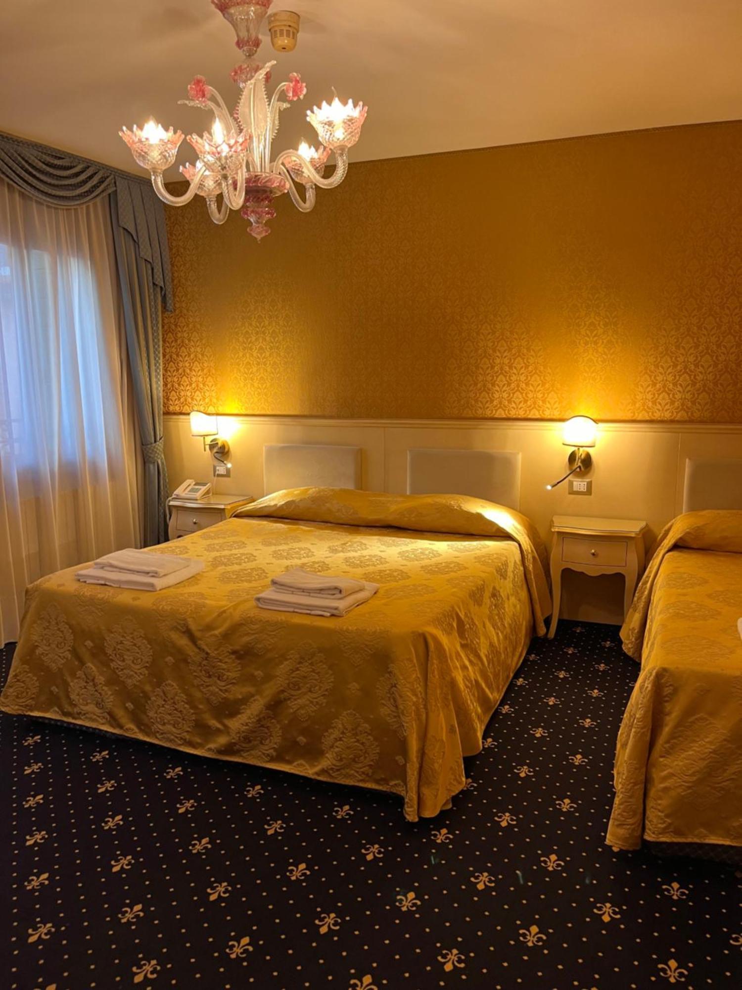 Hotel Castello Venezia Esterno foto