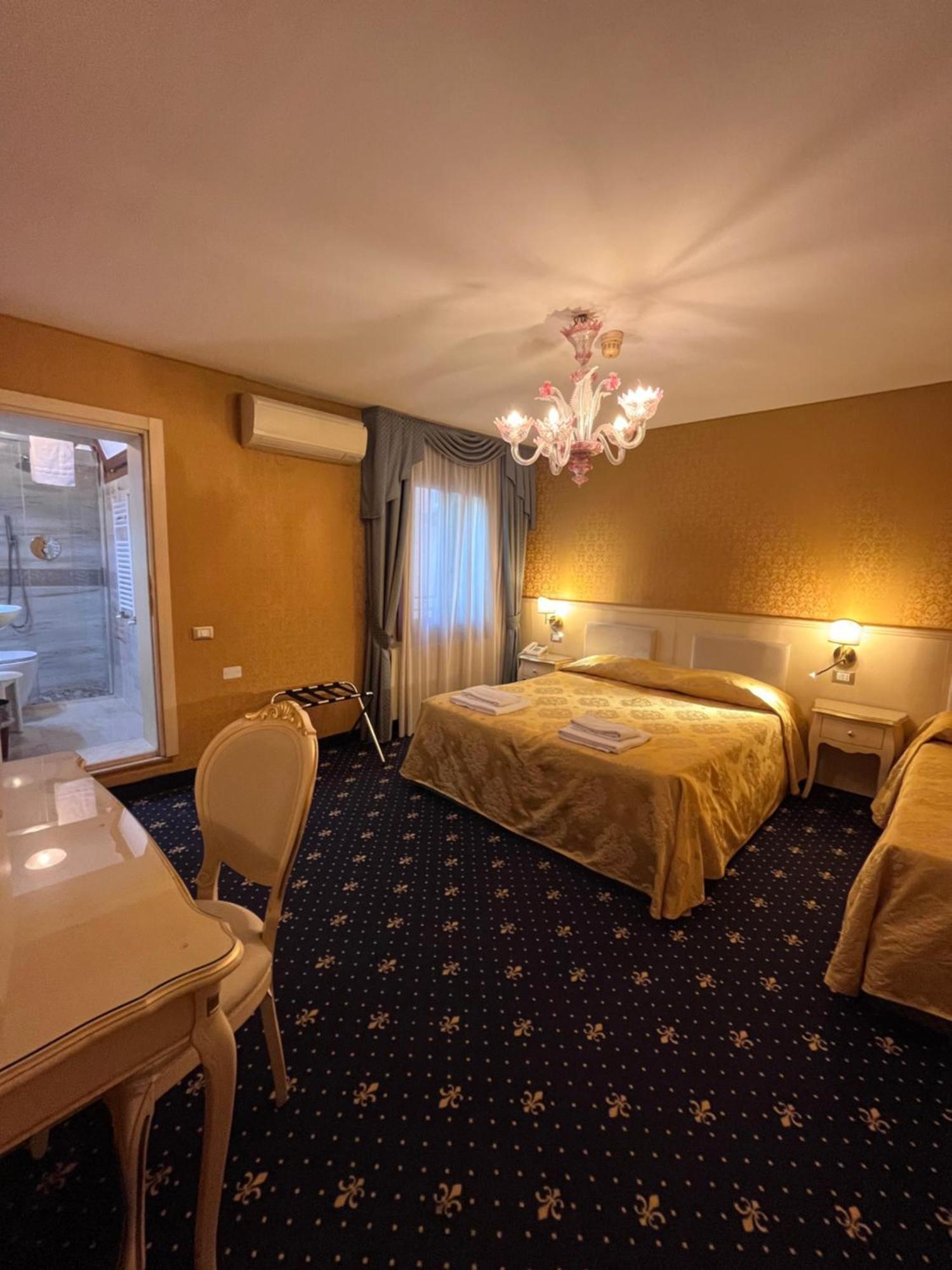 Hotel Castello Venezia Esterno foto