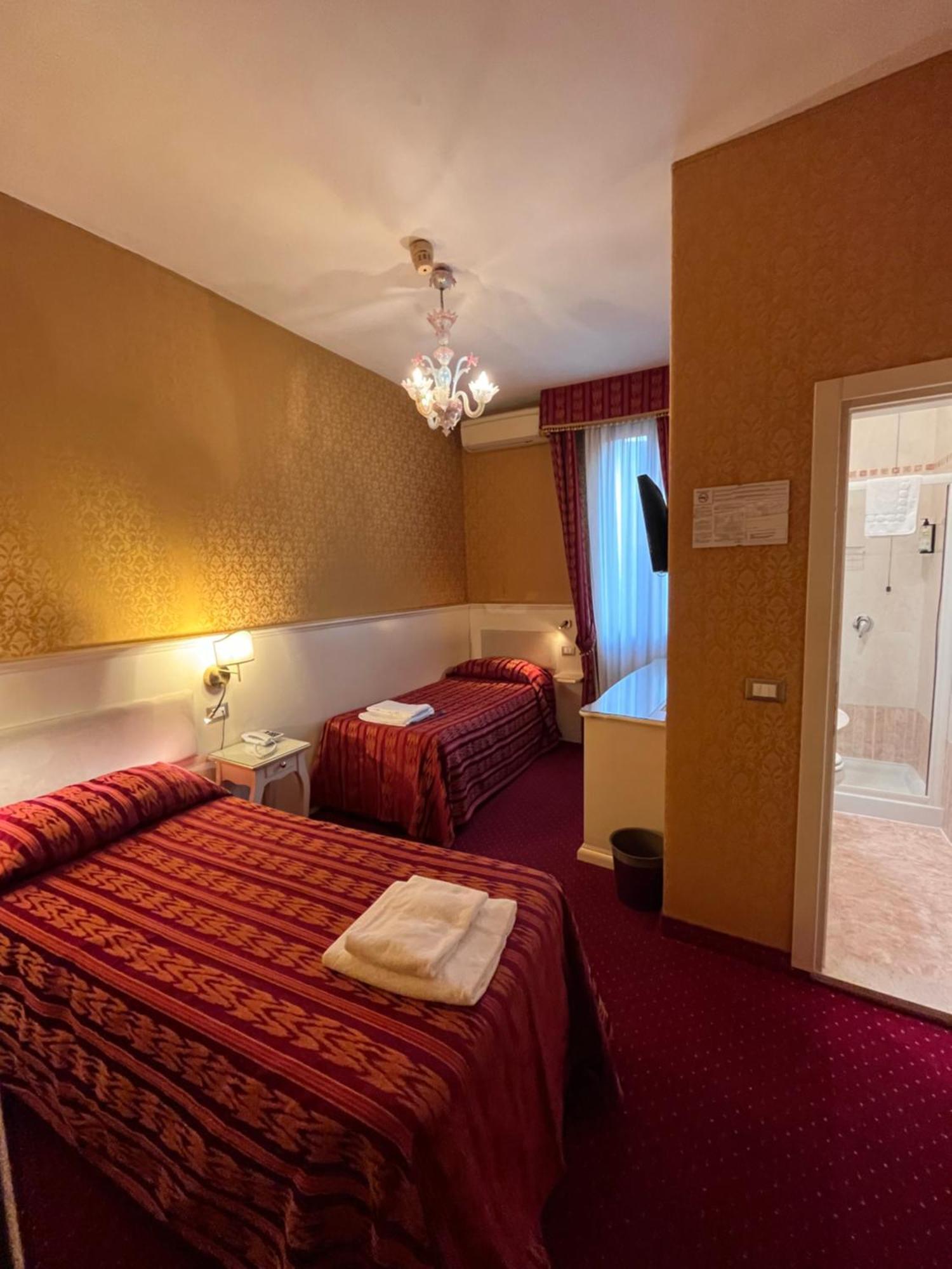 Hotel Castello Venezia Esterno foto