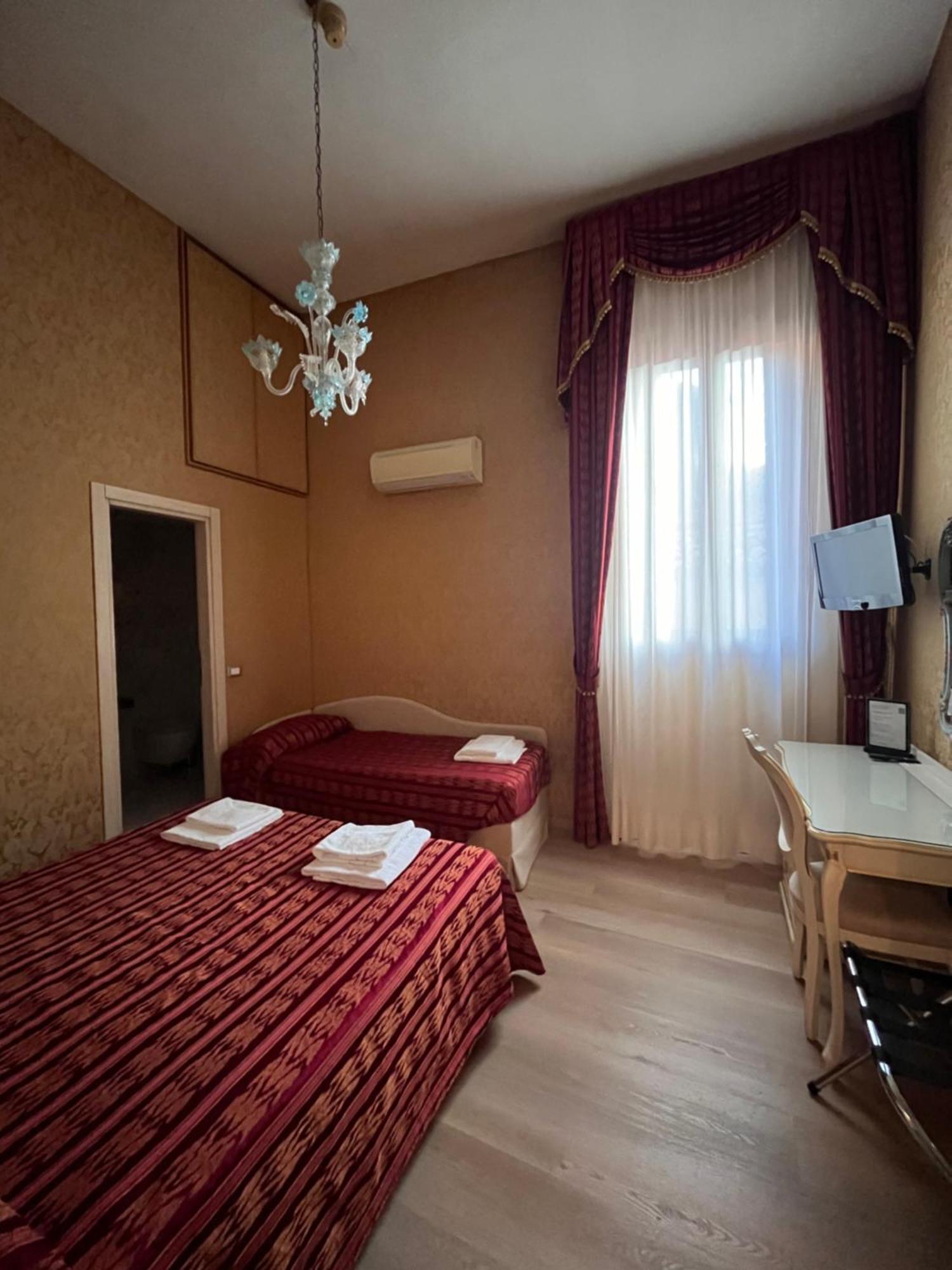 Hotel Castello Venezia Esterno foto