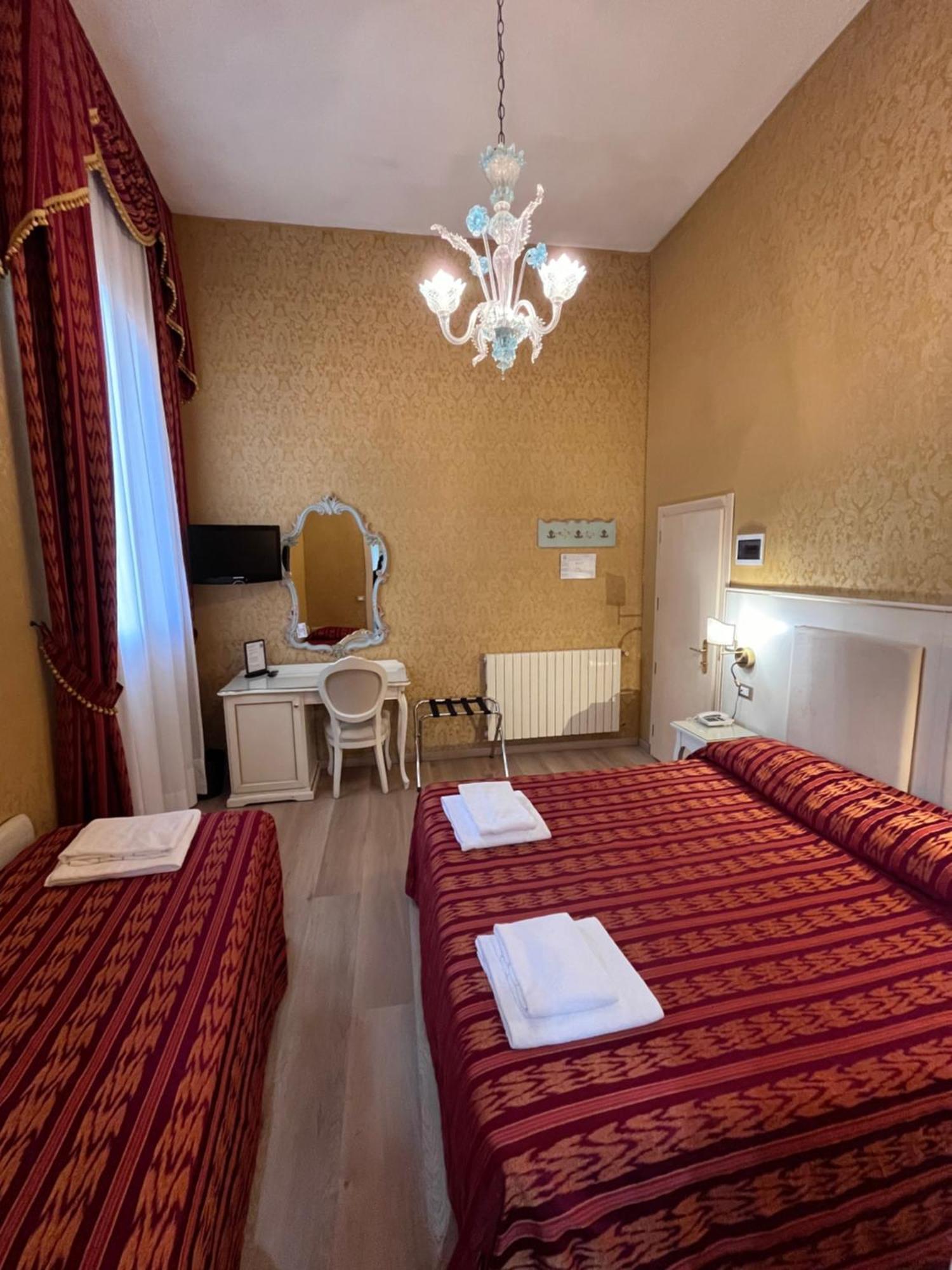 Hotel Castello Venezia Esterno foto