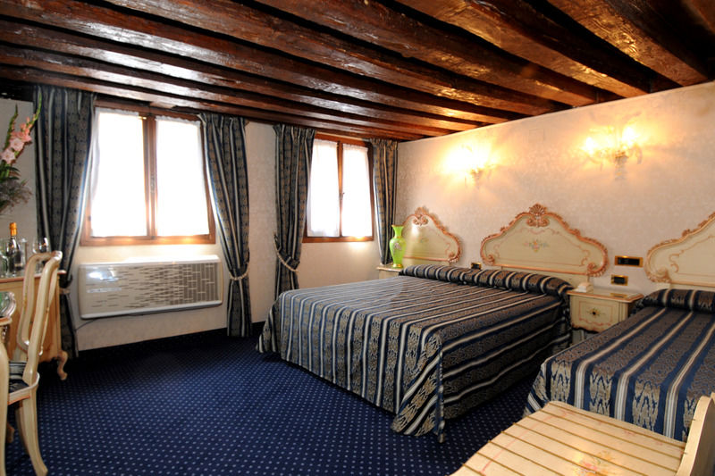 Hotel Castello Venezia Esterno foto
