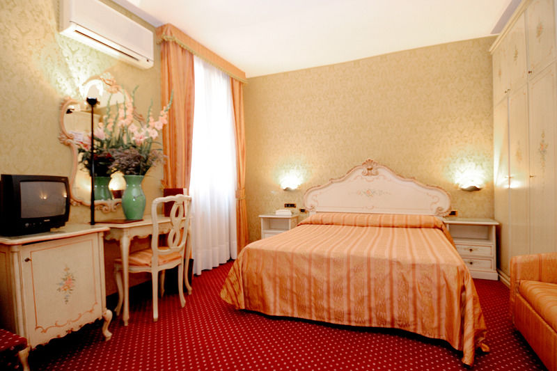 Hotel Castello Venezia Esterno foto