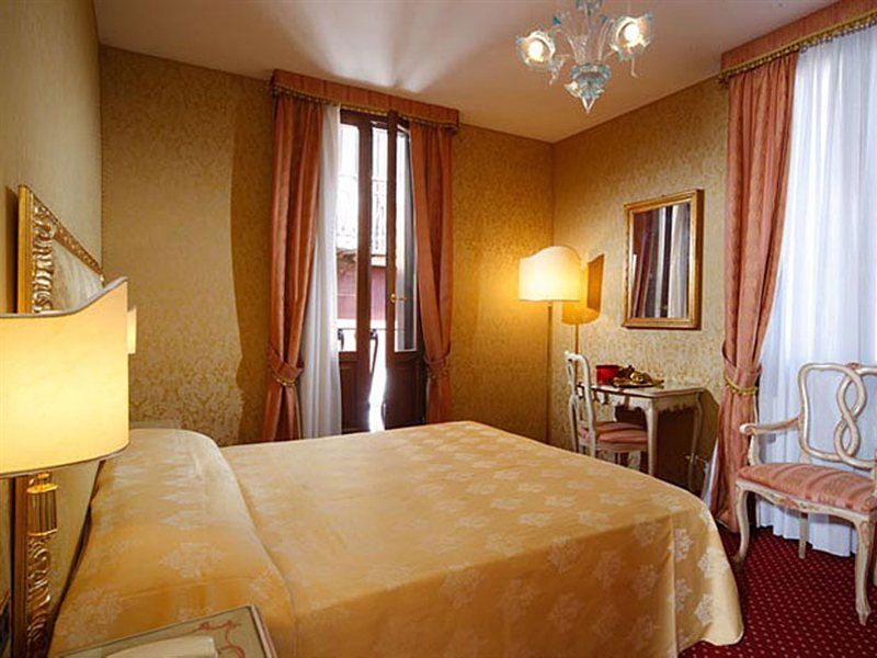 Hotel Castello Venezia Esterno foto